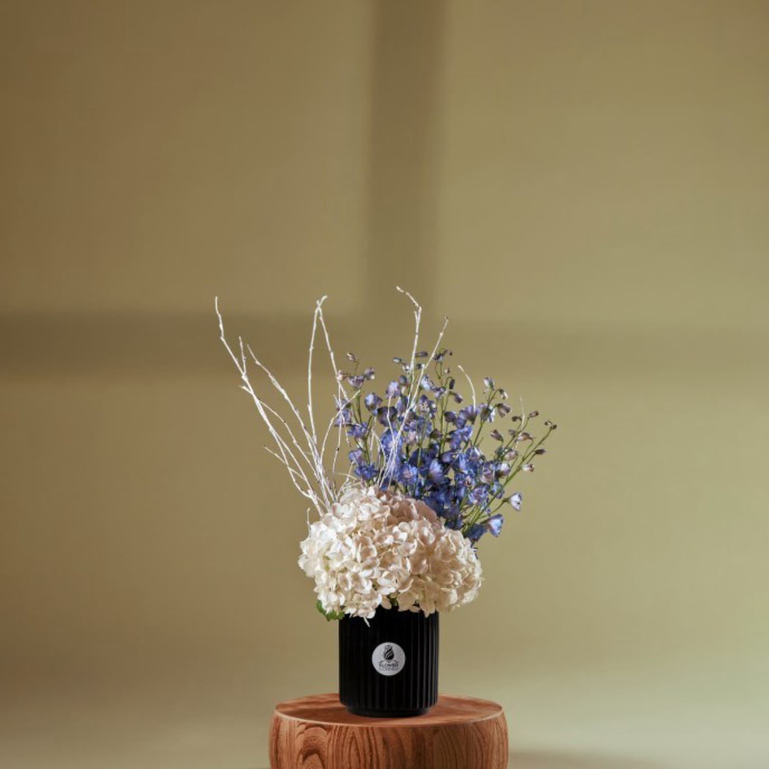 Cream & Blue Pot